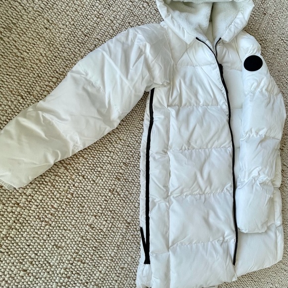NWT Fabletics Adventure Puffer Coat - Picture 4 of 12